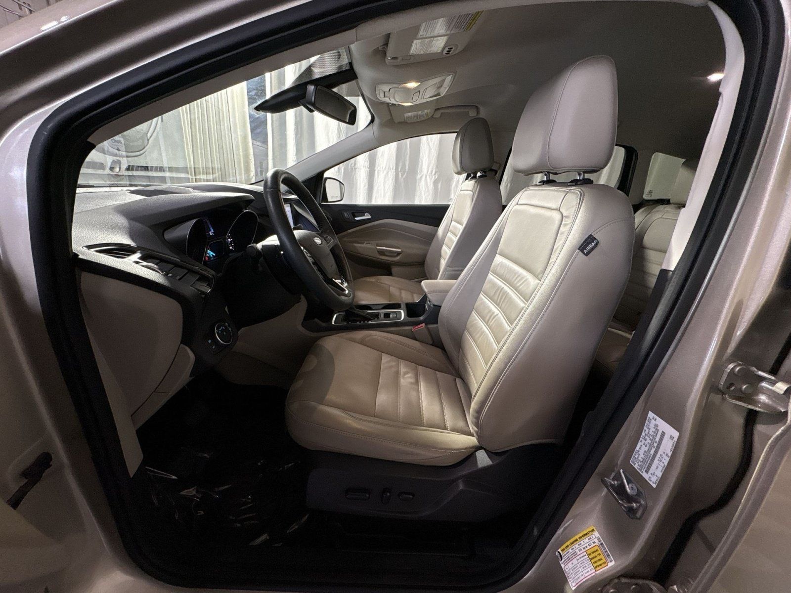 Used 2017 Ford Escape Titanium AWD/4WD image 8