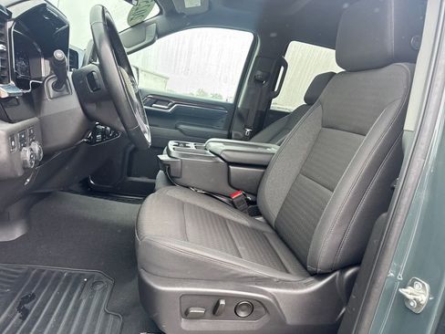 Used 2025 Chevrolet Silverado 1500 LT AWD/4WD image 18