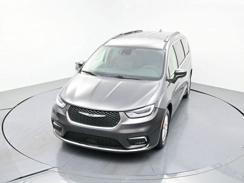 Used 2022 Chrysler Pacifica Touring-L FWD image 21