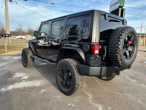 Used 2012 Jeep Wrangler Unlimited Sahara image 3