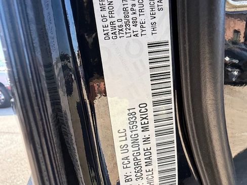 Used 2022 RAM 3500 Tradesman w/ Chrome Appearance Group image 21