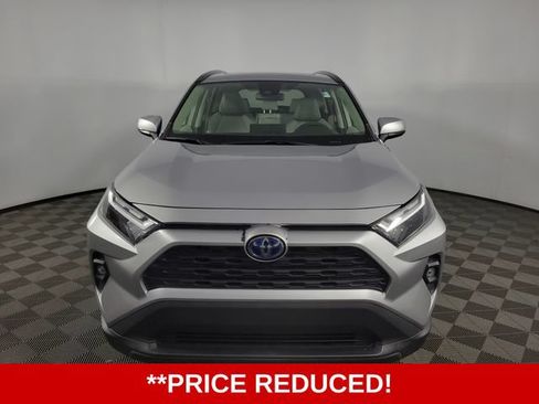 Used 2022 Toyota RAV4 XLE Premium AWD/4WD image 2