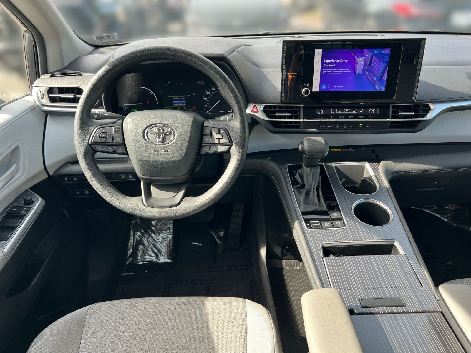 Used 2025 Toyota Sienna LE FWD image 21