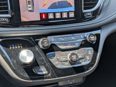 New 2026 Chrysler Pacifica Select image 20