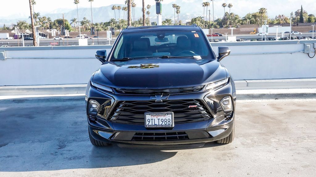 Used 2025 Chevrolet Blazer RS AWD/4WD image 3