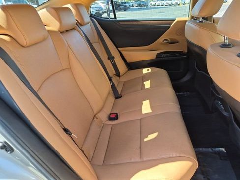 Used 2023 Lexus ES 300h w/ Premium Package FWD image 33