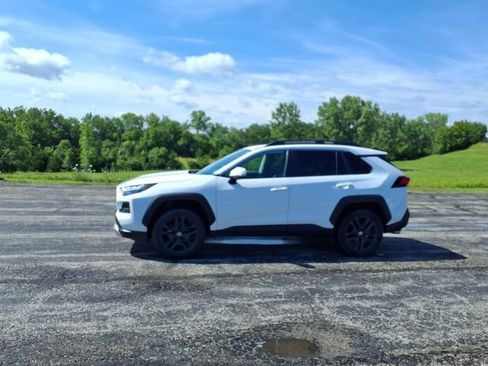 Used 2024 Toyota RAV4 Adventure AWD/4WD image 40
