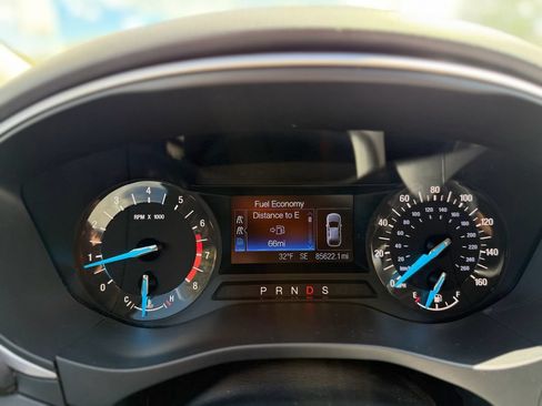 Used 2013 Ford Fusion SE FWD image 23