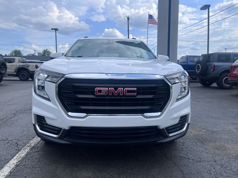 Used 2023 GMC Terrain SLE w/ Driver Convenience Package AWD/4WD image 2