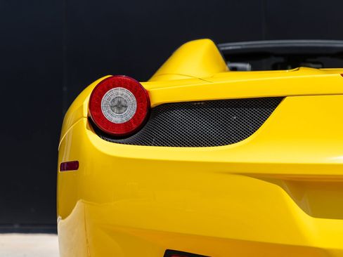 Used 2015 Ferrari 458 Spider RWD image 15