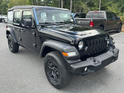 Used 2023 Jeep Wrangler Unlimited Sport AWD/4WD image 3