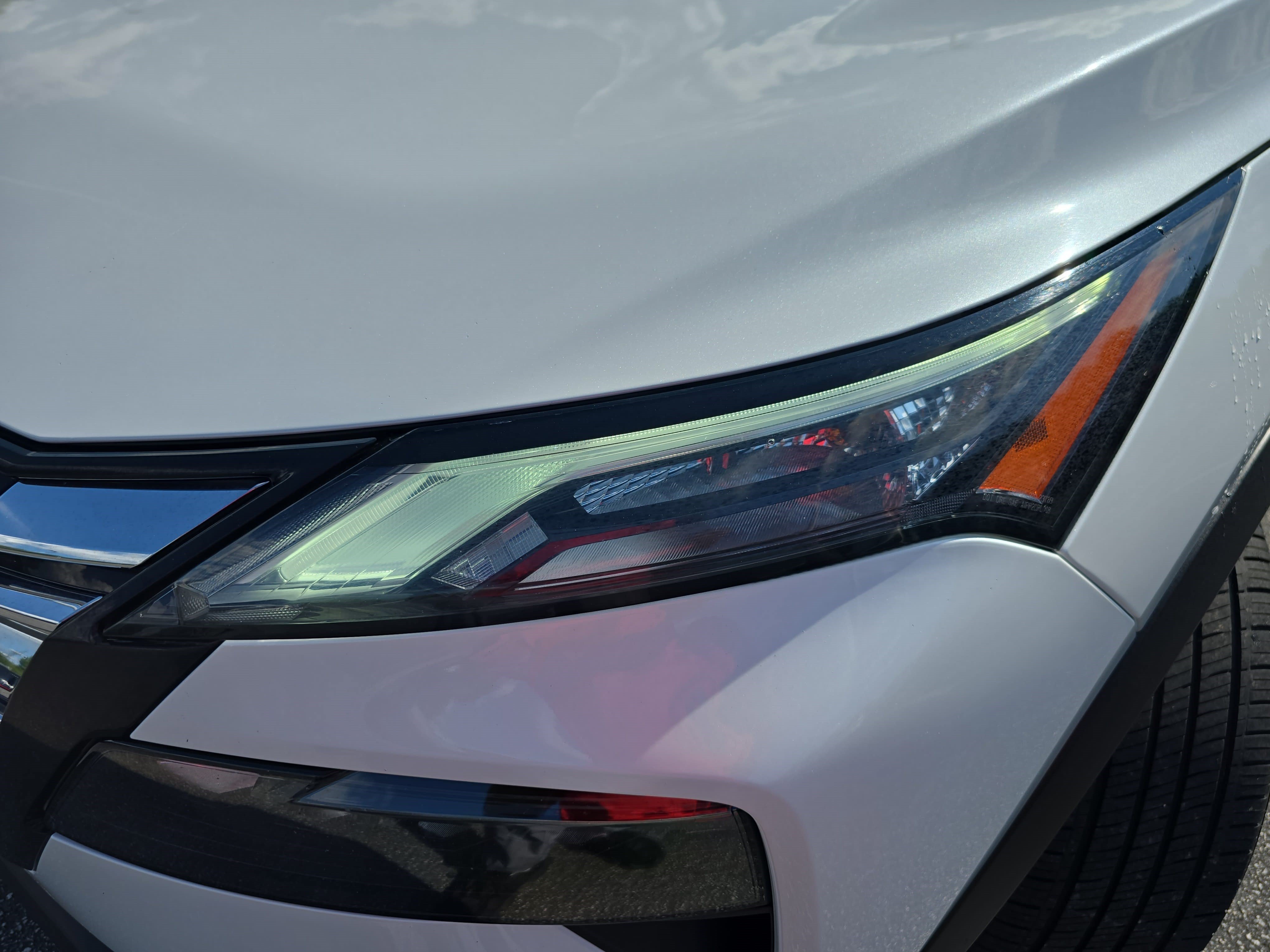 Used 2025 Nissan Rogue SV AWD/4WD image 29