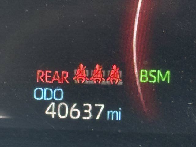 Used 2025 Toyota RAV4 XLE FWD image 16