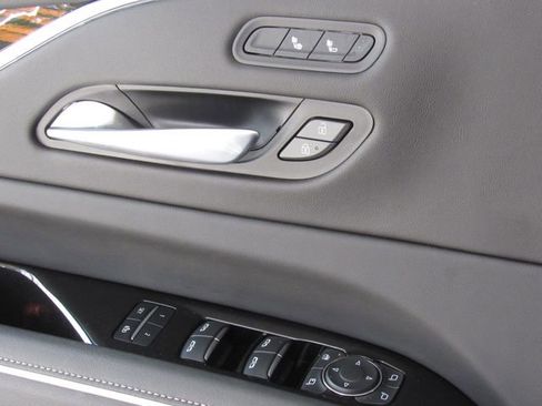 Used 2024 Cadillac Escalade ESV Luxury AWD/4WD image 40