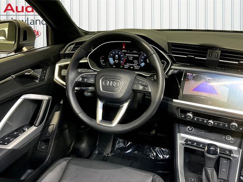 Certified 2024 Audi Q3 2.0T Premium w/ Convenience Package image 9
