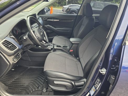 Used 2023 Kia Seltos S w/ Navigation Package FWD image 11