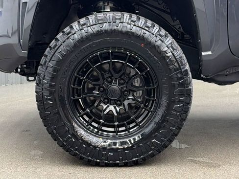Used 2026 Toyota Tacoma SR5 AWD/4WD image 10