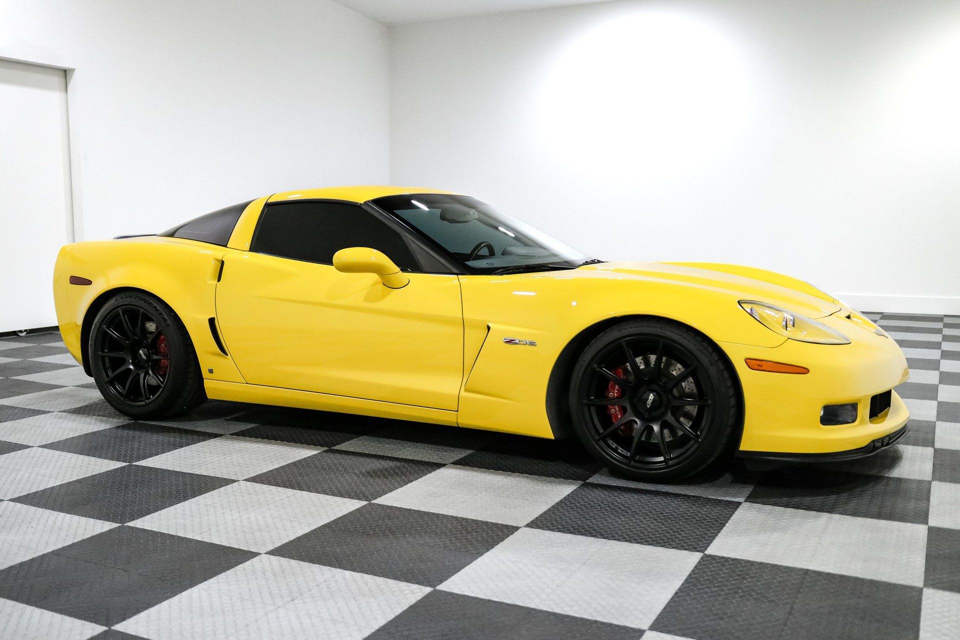 Used 2007 Chevrolet Corvette Z06 w/ Preferred Equipment Group RWD image 8