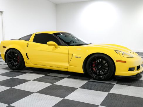 Used 2007 Chevrolet Corvette Z06 w/ Preferred Equipment Group RWD image 8