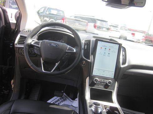 Used 2024 Ford Edge SEL AWD/4WD image 12