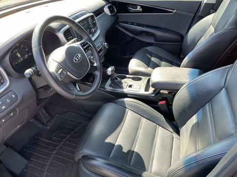 Used 2019 Kia Sorento SX image 28