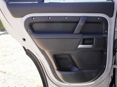 New 2026 Land Rover Defender 110 X-Dynamic SE AWD/4WD image 28