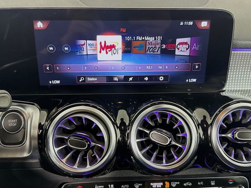 Used 2023 Mercedes-Benz EQB 300 4MATIC image 17