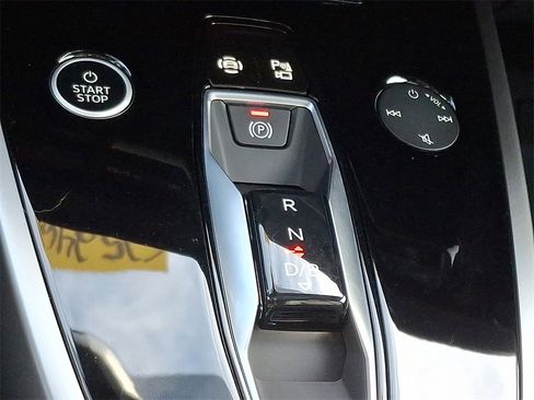 Used 2024 Audi Q4 e-tron Premium Plus image 16