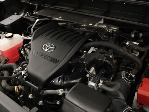 Used 2023 Toyota Highlander XLE image 11