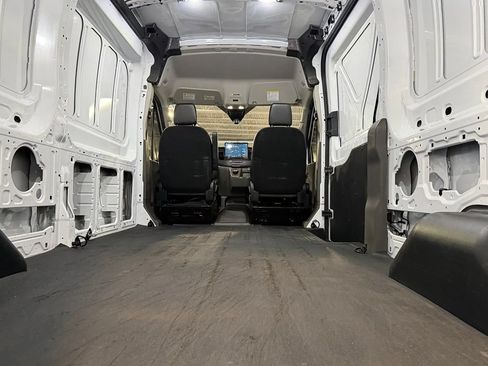 Used 2022 Ford E-Transit Medium Roof RWD image 20