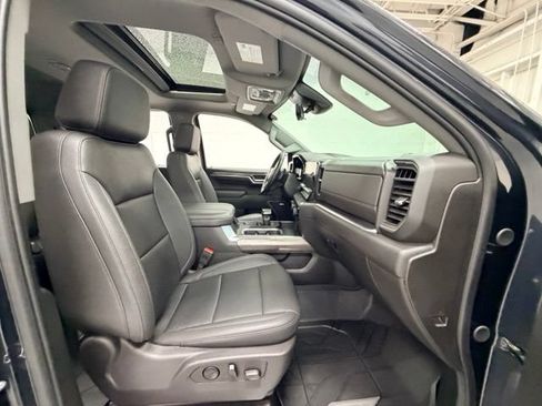 Certified 2024 Chevrolet Silverado 1500 LTZ w/ LTZ Premium Package AWD/4WD image 29