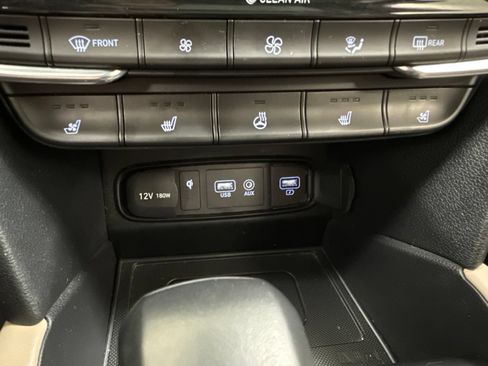 Used 2020 Hyundai Santa Fe Limited AWD/4WD image 23