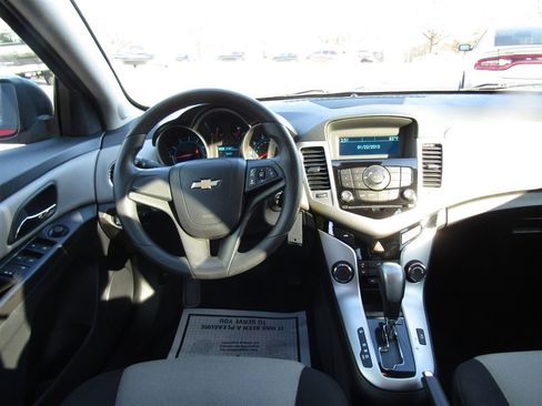 Used 2015 Chevrolet Cruze LS image 21
