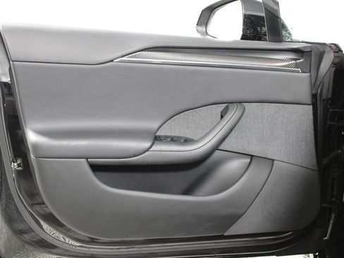 Used 2022 Tesla Model S Plaid image 6