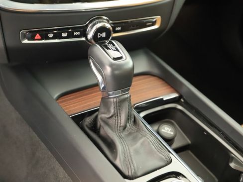 Used 2020 Volvo S60 T6 Inscription image 29