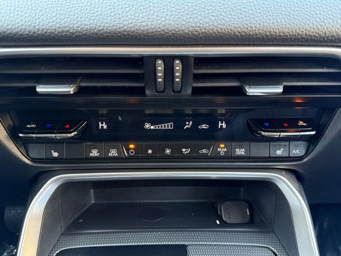 Used 2024 MAZDA CX-90 Plug-In Hybrid w/ Premium Pkg image 16