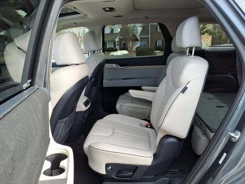 Used 2024 Hyundai Palisade Limited image 5