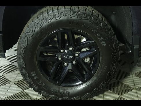 Used 2024 Chevrolet Silverado 1500 LT Trail Boss AWD/4WD image 14