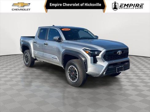 Used 2024 Toyota Tacoma TRD Off-Road image 1