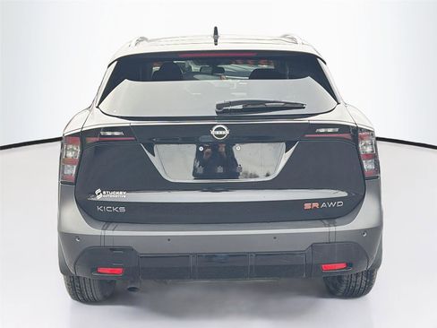 Used 2025 Nissan Kicks SR image 6