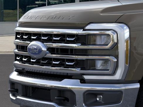 New 2026 Ford F250 XLT w/ XLT Premium Package AWD/4WD image 17
