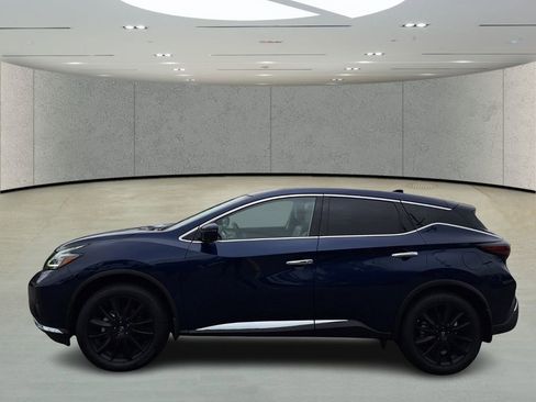 Used 2024 Nissan Murano SL image 2