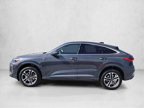 Certified 2025 Audi Q5 Premium w/ Convenience Package AWD/4WD image 10