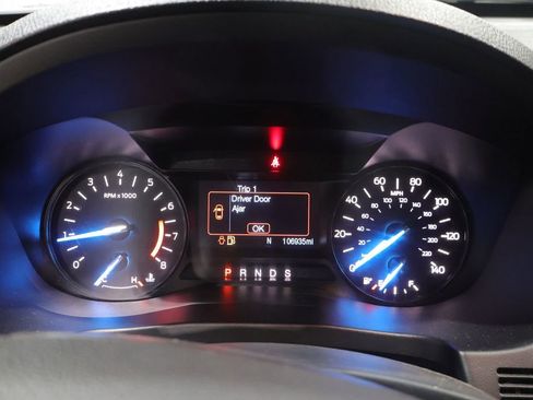 Used 2019 Ford Explorer XLT AWD/4WD image 38
