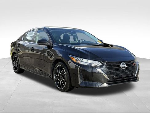 Used 2025 Nissan Sentra SR FWD image 27