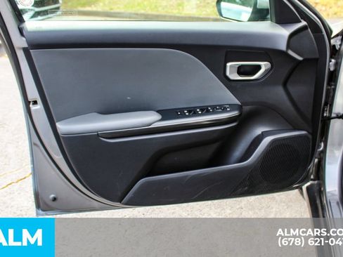 Used 2025 Kia K4 FWD image 37