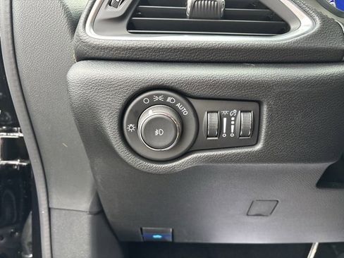 New 2026 Chrysler Pacifica Pinnacle image 14