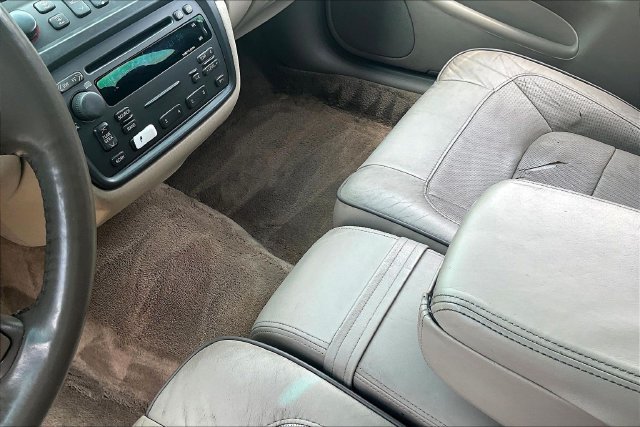 Used 2005 Cadillac De Ville w/ Limited Edition Package FWD image 17