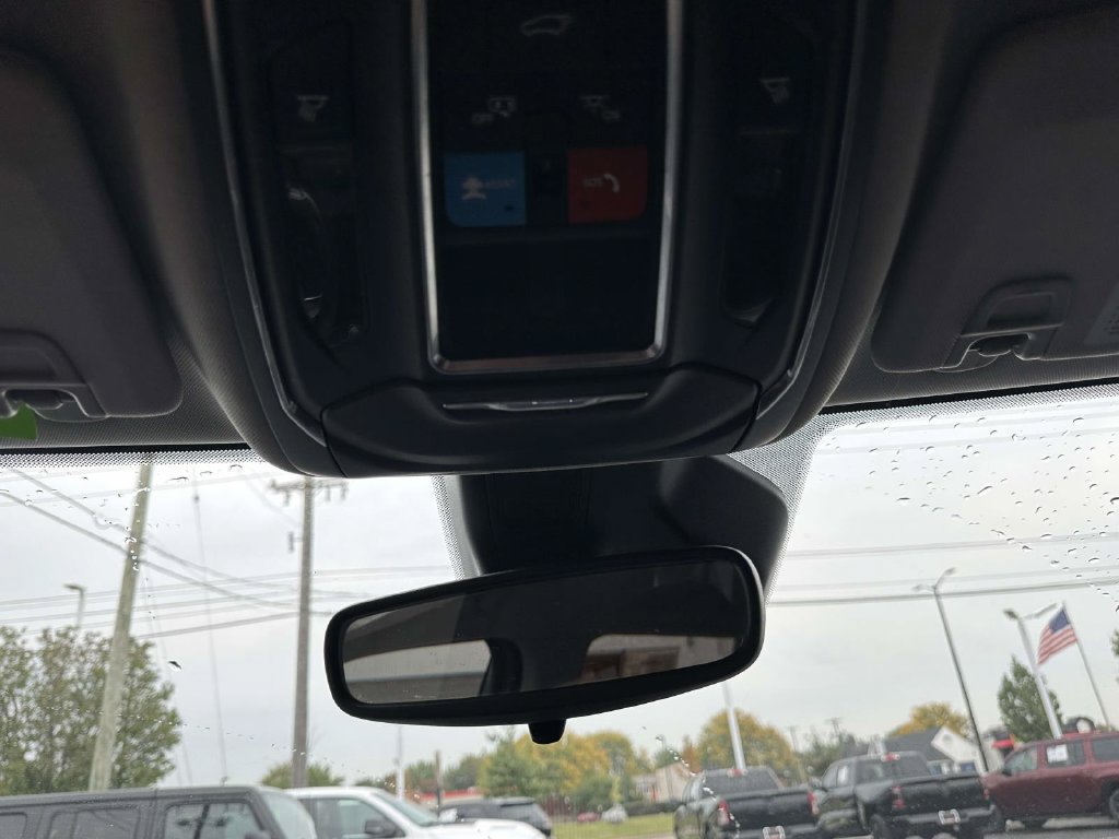 Used 2023 Jeep Grand Cherokee L Limited AWD/4WD image 27