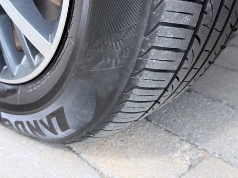 Used 2020 Volkswagen Tiguan SE w/ Panoramic Sunroof Package image 55